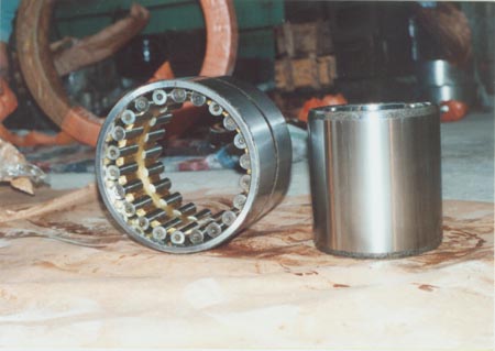 Four row cylindrical roller bearing FC2443102