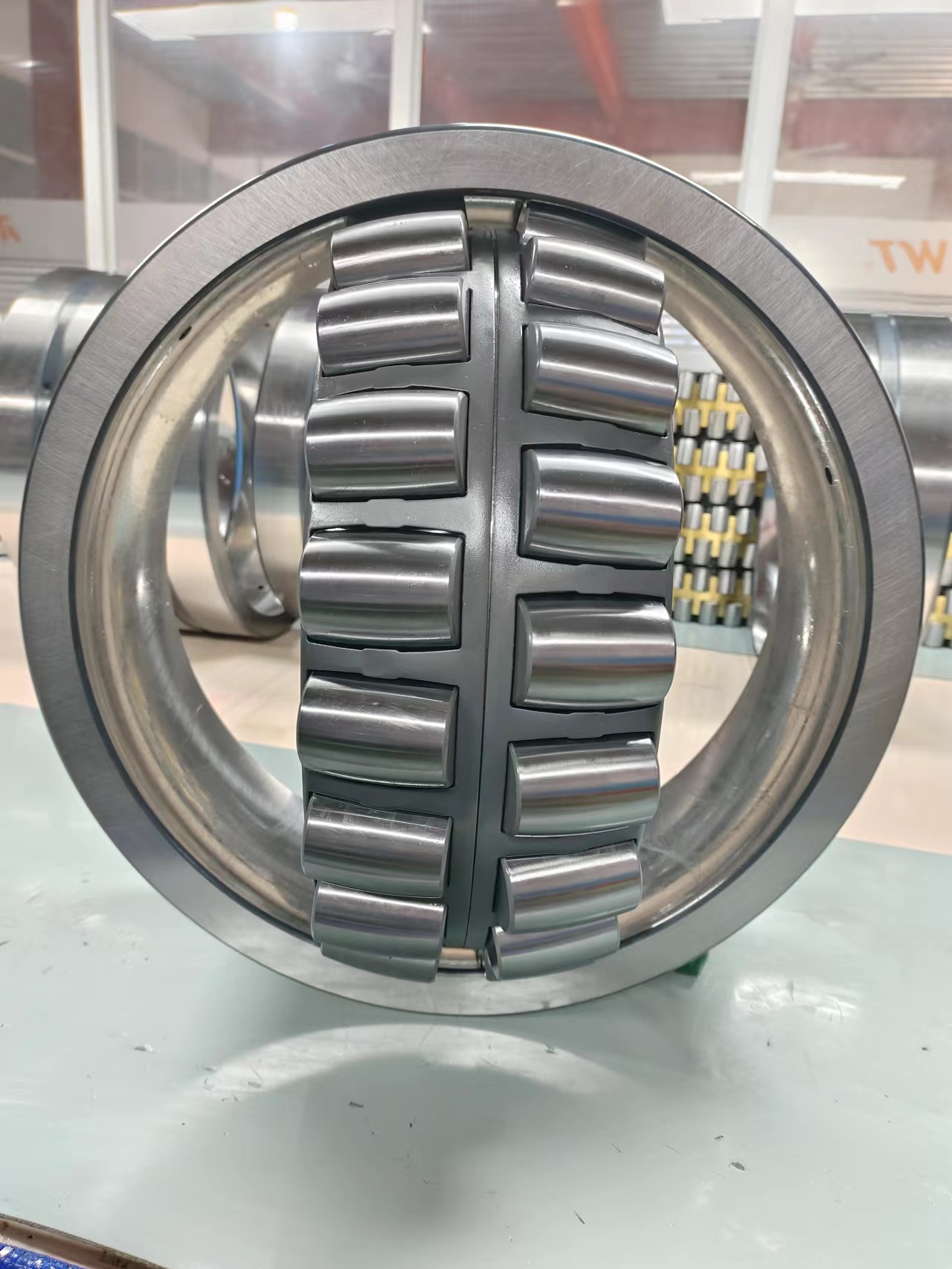 Spherical Roller Bearing 23148 3003744