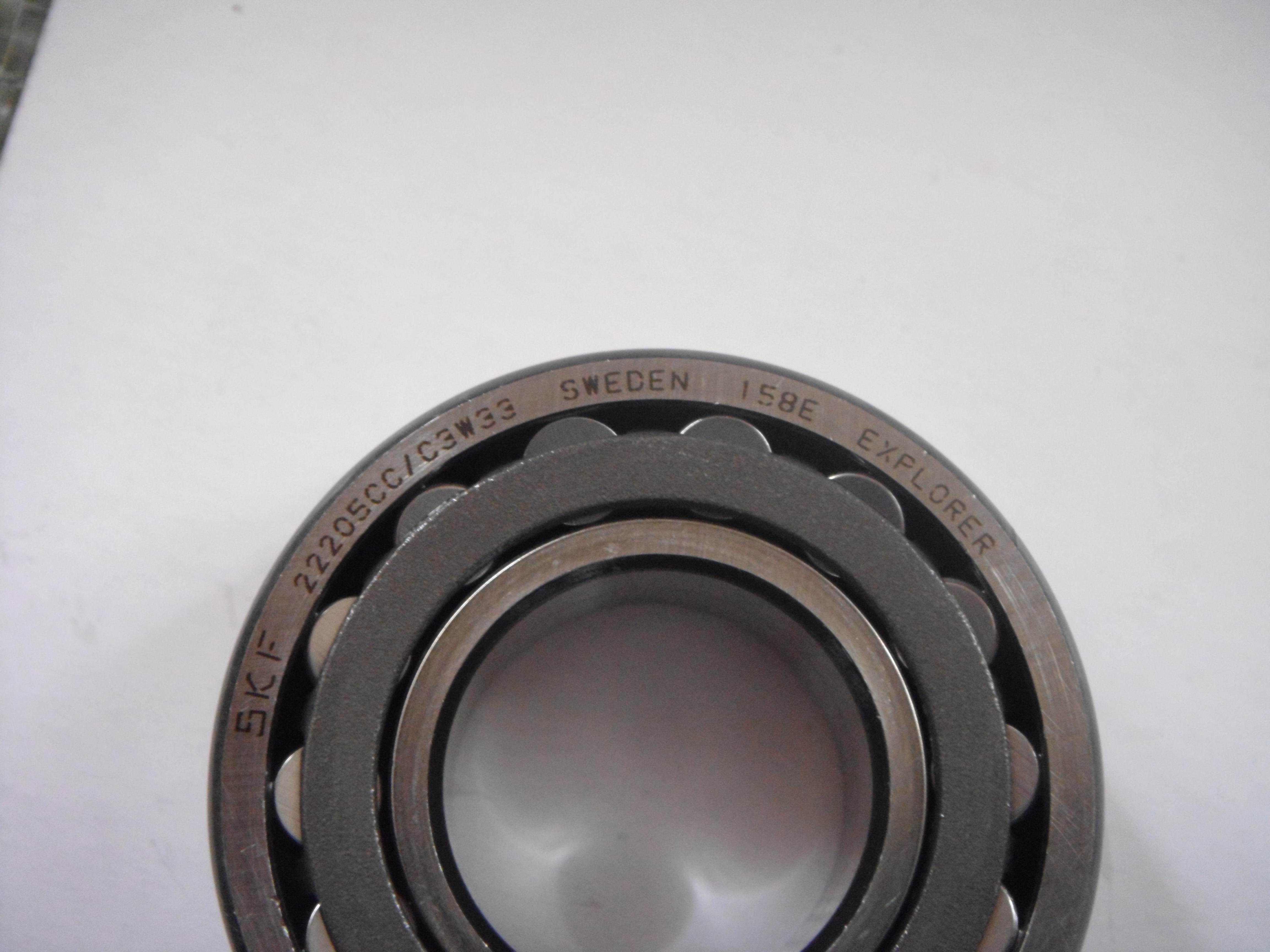 spherical roller bearing 22205CC/C3W33 Sweden 158E explorer