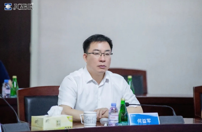 He Yijun, Secretary of the Rugao Municipal Committee of the Communist Party of China