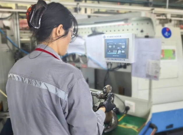 Construction of Jianlong Harbin Bearing's Digital Intelligent Factory Achieves Another Breakthrough! Dual Upgrades in Smart Feeding Robots and Digital Measuring Instruments..png