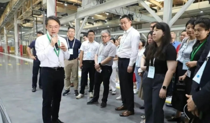 Over 30 German Companies and Institutions Visit Schaeffler (Nanjing) for Inspection and Exchange   .png