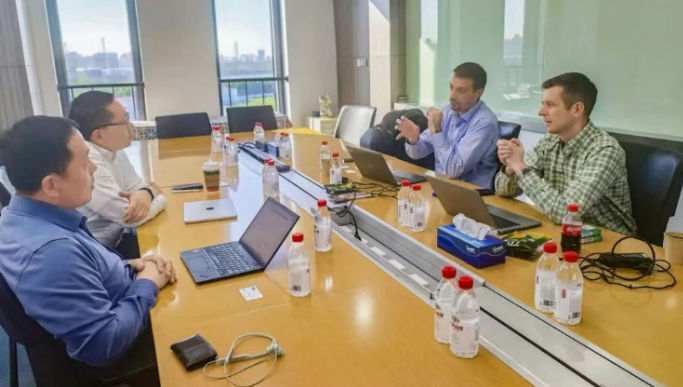 Innovation/Clean/Sustainable - Collaborative Development with GKN Group.png